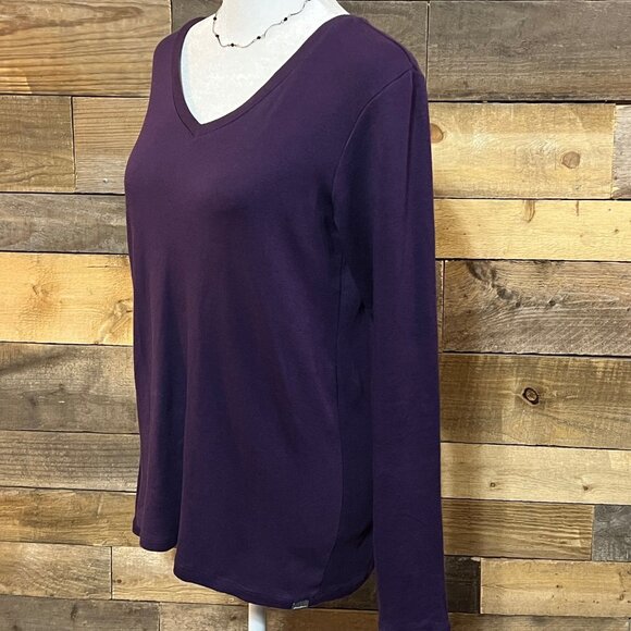 Eddie Bauer Purple Women's V Neck top Size Medium - Picture 3 of 10